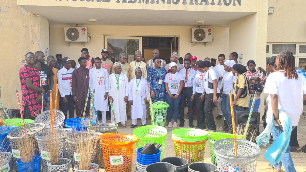 FULafia SRC presents sanitation materials to vice-chancellor