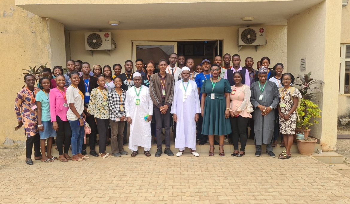 The Vice-Chancellor,  Federal University of Lafia (FULafia), Prof. Shehu Abdul Rahman, interact with FULafia Christian students leaders